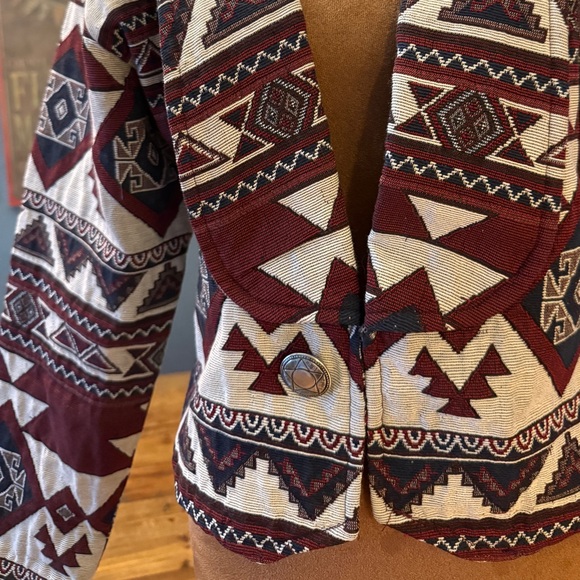 VTG Aztec Patterned Women's Cropped Tapestry Jacket Ranch Yellowstone Western - Picture 3 of 6